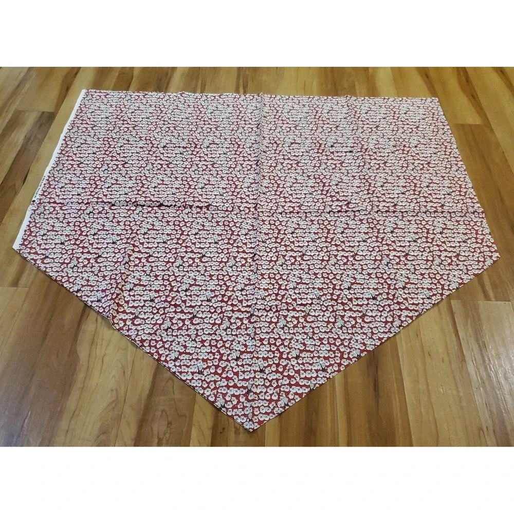 2004‎ Blank Textiles Santa Christmas Cotton Sewing Fabric Remnant